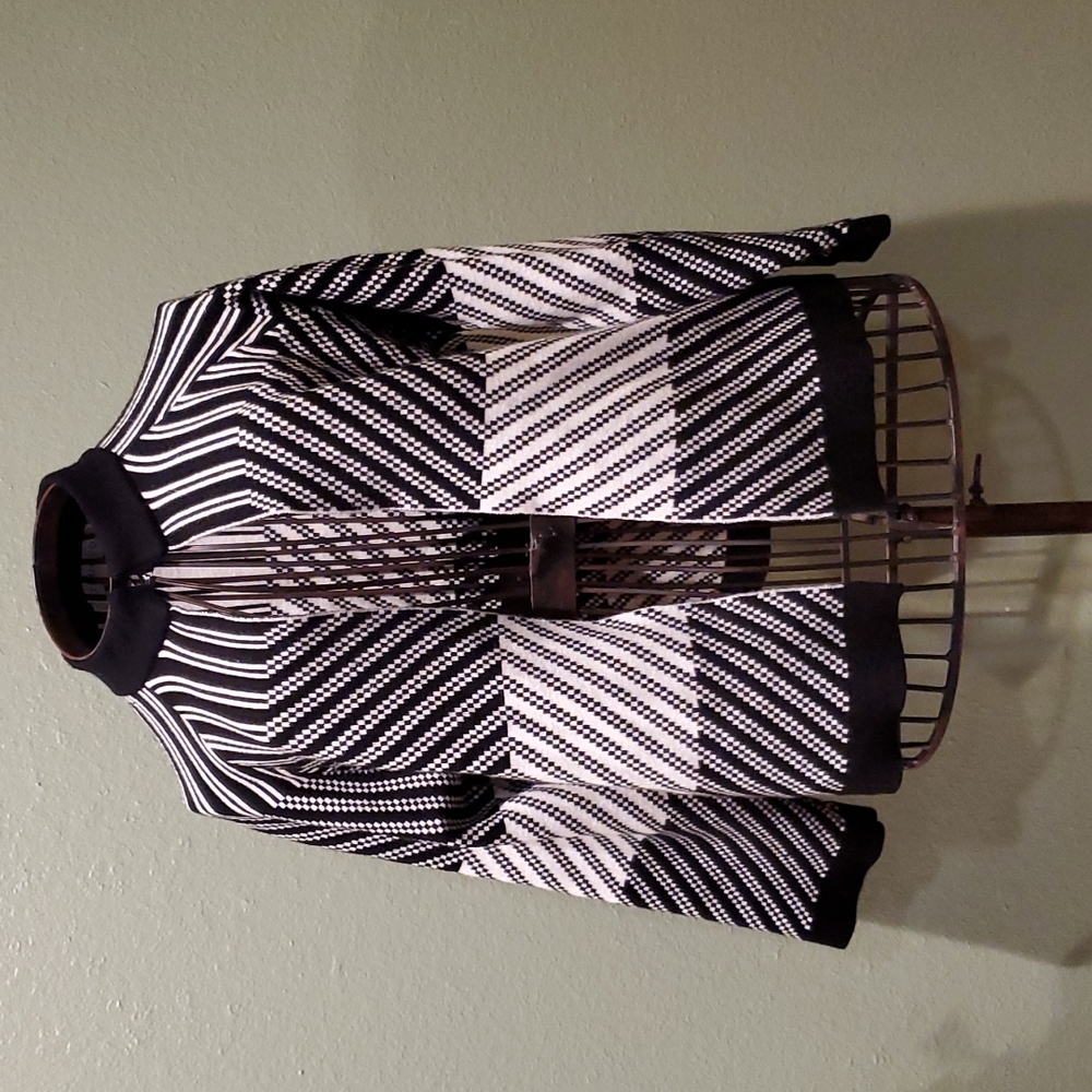 Trucco Soft Black and White Cardigan Size Small